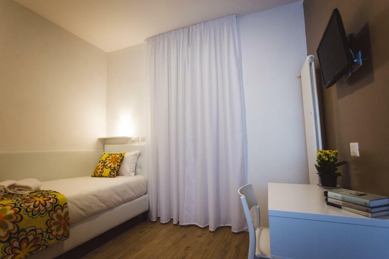 Angelina Rooms In Roma Exterior foto